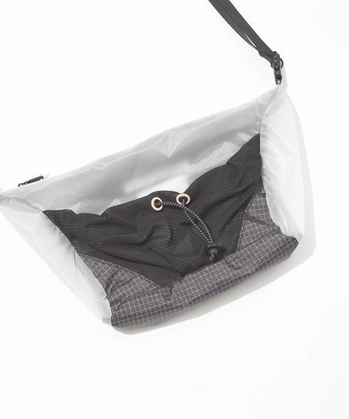 F/CE. (エフシーイー)の「F/CE./エフシーイー CORDURA SIL NYLON SACOCHE(ショルダーバッグ・メンズ・ブラック/ホワイト・FREE)」の6枚目の写真