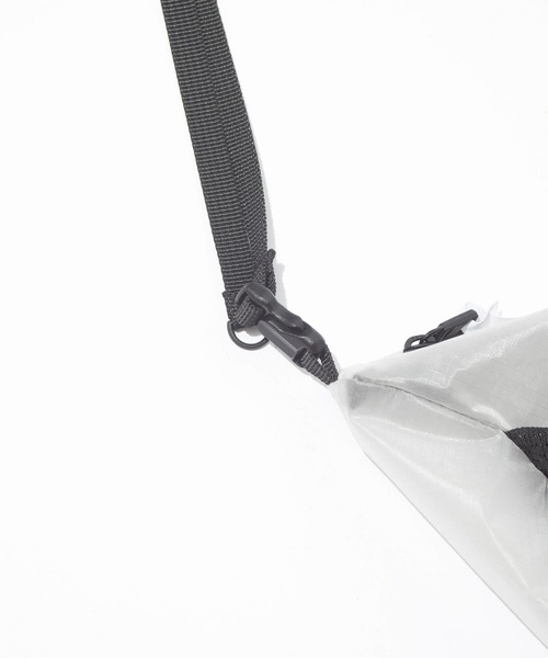 F/CE. (エフシーイー)の「F/CE./エフシーイー CORDURA SIL NYLON SACOCHE(ショルダーバッグ・メンズ・ブラック/ホワイト・FREE)」の5枚目の写真