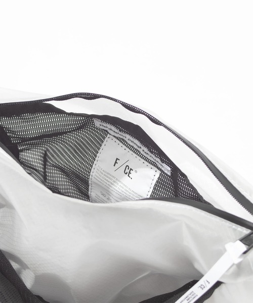 F/CE. (エフシーイー)の「F/CE./エフシーイー CORDURA SIL NYLON SACOCHE(ショルダーバッグ・メンズ・ブラック/ホワイト・FREE)」の13枚目の写真