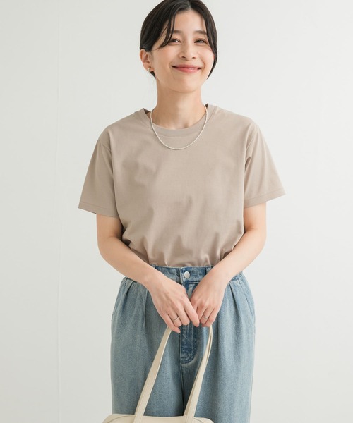 URBAN RESEARCH DOORS（アーバンリサーチドアーズ）の「『UR TECH』汗染み防止ベーシックTシャツ（Tシャツ/カットソー・レディース・ベージュ/ピンク/オフホワイト/チャコールグレー・MEDIUM）」の4枚目の写真