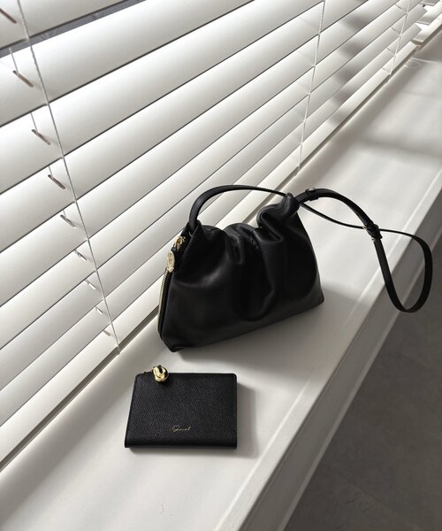 gemeil（ジェムイル）の「【待望の復刻！】ワンハンドルミニショルダー