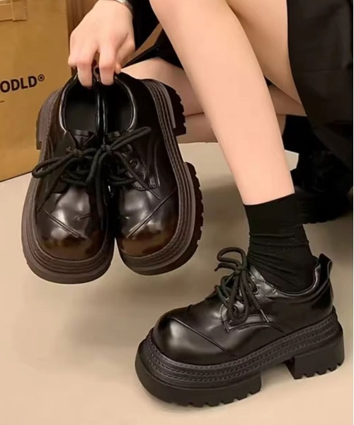 ammy.（エイミードット）の「【 ammy. / エイミードット 】 ビンテージライク 厚底 合皮 スニーカー（スニーカー・レディース・ブラック/ブラウン・M/L）」の9枚目の写真