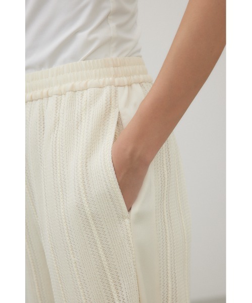 crie conforto(クリーコンフォルト)の「サイドラインレースパンツ(スラックス・レディース・アイボリー/ブラック・SMALL/MEDIUM)」の21枚目の写真