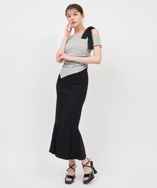 ROYAL PARTY(ロイヤルパーティー)の「ワンショルリボンドットカットソー(Tシャツ/カットソー・レディース・ブラック/オフホワイト/グレー・FREE)」の4枚目の写真