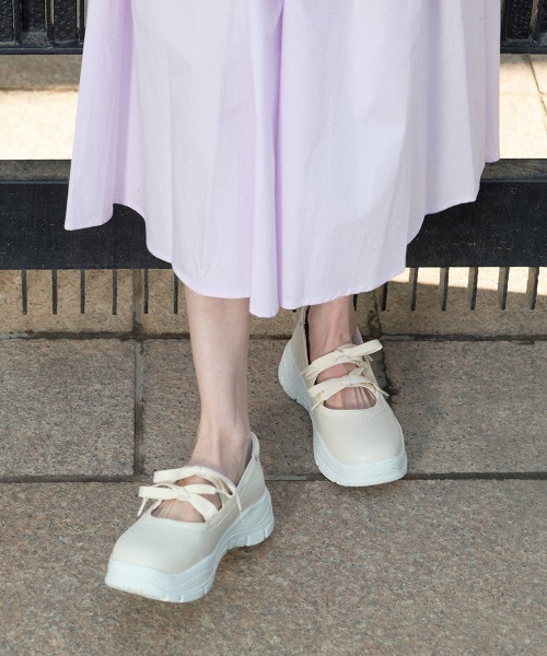ROCKFISH WEATHERWEAR(ロックフィッシュウェザーウェア)の「FLATFORM RIBBON MARYJANE(スニーカー・レディース・ベージュ/イエロー/ブラック/ブラウン・24.5cm/24.0cm/23.5cm/23.0cm/25.0cm)」の11枚目の写真