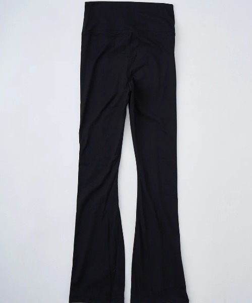 RVCA(ルーカ)の「RVCA レディース 【ALEXIS REN】 SPLIT FLARE LEGGING ラッシュレギンス 【2025年夏モデル】/ルーカレギンス・スパッツ(レギンス/スパッツ・レディース・ブラック・MEDIUM/SMALL)」の5枚目の写真