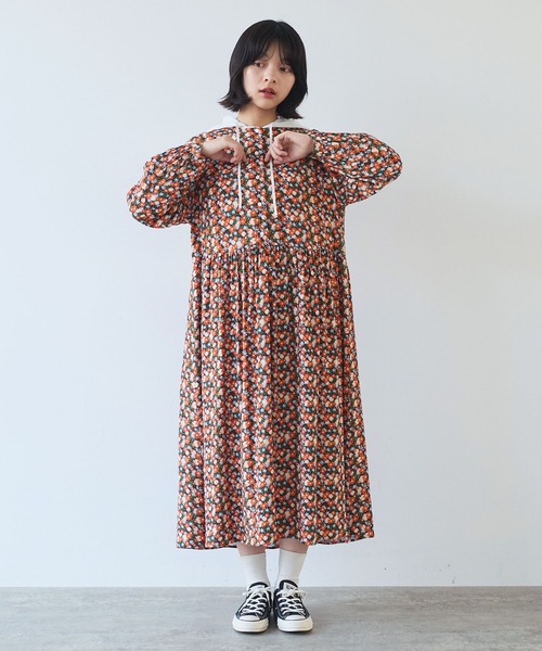 bulle de savon(ビュルデサボン)の「コスモスプリント ワンピース(ワンピース・レディース・ブルー/オレンジ・FREE)」の16枚目の写真