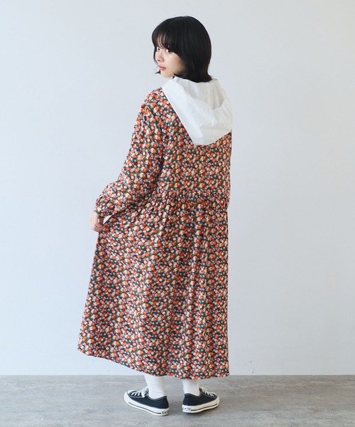 bulle de savon(ビュルデサボン)の「コスモスプリント ワンピース(ワンピース・レディース・ブルー/オレンジ・FREE)」の18枚目の写真