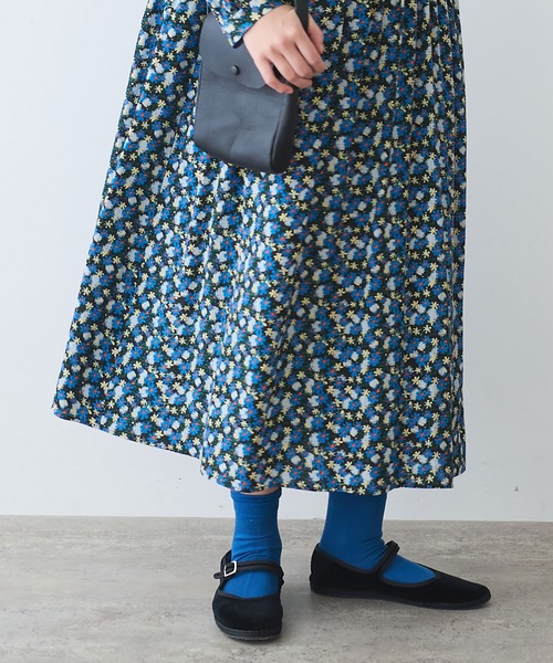 bulle de savon(ビュルデサボン)の「コスモスプリント ワンピース(ワンピース・レディース・ブルー/オレンジ・FREE)」の8枚目の写真