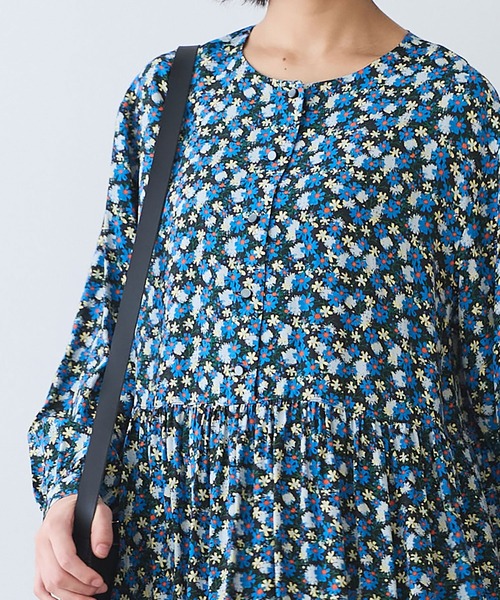 bulle de savon(ビュルデサボン)の「コスモスプリント ワンピース(ワンピース・レディース・ブルー/オレンジ・FREE)」の7枚目の写真