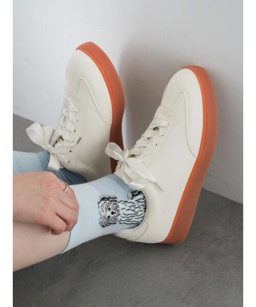 ehka sopo(エヘカソポ)の「リボンレーススニーカー(スニーカー・レディース・キナリ/ブラック/オフホワイト・L/M)」の4枚目の写真