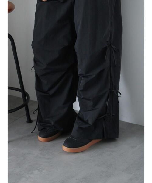 ehka sopo(エヘカソポ)の「リボンレーススニーカー(スニーカー・レディース・キナリ/ブラック/オフホワイト・L/M)」の10枚目の写真