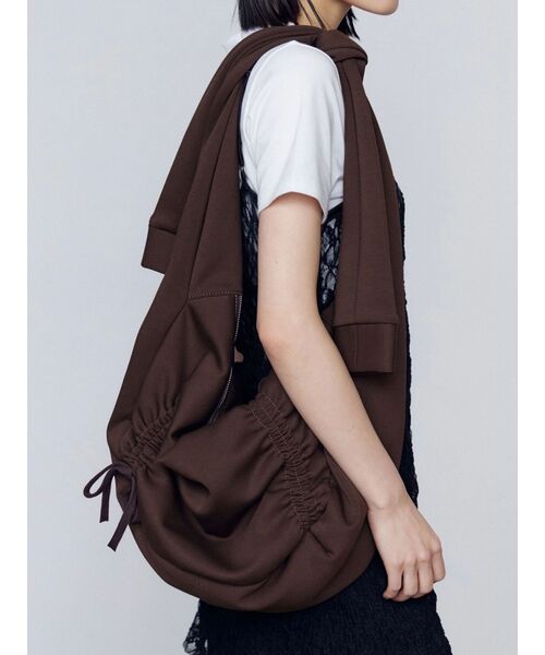 EMODA（エモダ）の「リボンギャザーショルダーバッグ（ショルダーバッグ・レディース・ブラック/ブラウン・FREE）」の5枚目の写真