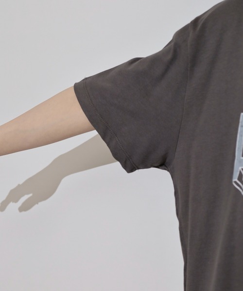 myke(ミーカ)の「myke 英字ロゴプリントビッグシルエットTシャツ(Tシャツ/カットソー・レディース・ホワイト/ブルー/オフホワイト/チャコール・M)」の16枚目の写真