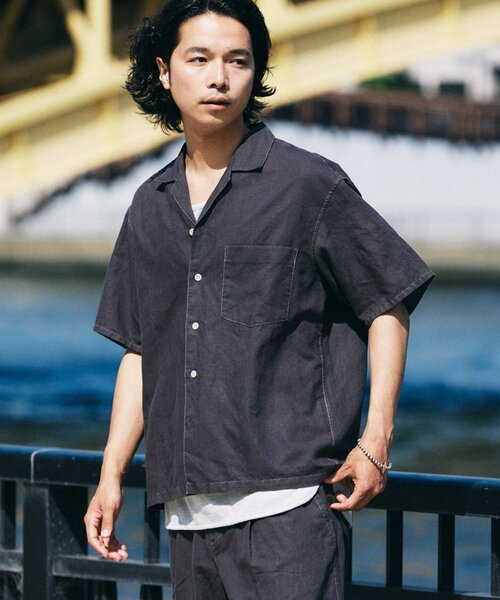 JOURNAL STANDARD relume（ジャーナルスタンダード　レリューム）の「ヨーロピアンフラックス ガーメントダイ オープンカラーシャツ（シャツ/ブラウス・メンズ・ブラックミックス/オートミール/カーキ/ブルー系その他・MEDIUM/LARGE）」の2枚目の写真