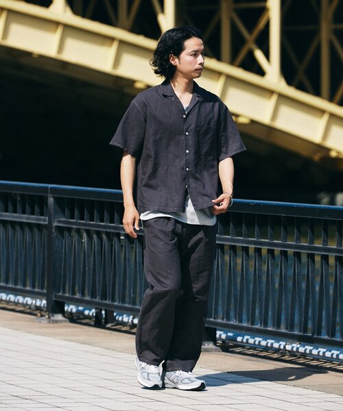 JOURNAL STANDARD relume（ジャーナルスタンダード　レリューム）の「ヨーロピアンフラックス ガーメントダイ オープンカラーシャツ（シャツ/ブラウス・メンズ・ブラックミックス/オートミール/カーキ/ブルー系その他・MEDIUM/LARGE）」の22枚目の写真