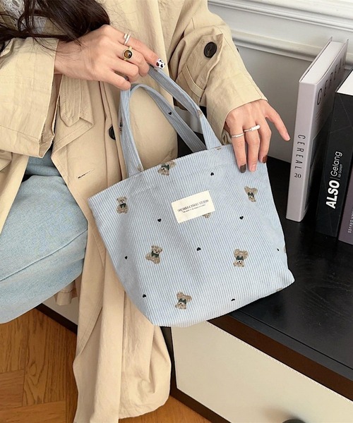 VIBGYOR（ヴィブジョー）の「Mignonjour/くまコーデュロイミニトートバッグ M2582（トートバッグ・レディース・ブルー/ピンク/ホワイト/ベージュ・FREE）」の4枚目の写真