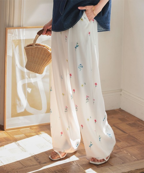 KOBE LETTUCE（コウベレタス）の「総柄プリントワイドタックパンツ（その他パンツ・レディース・オフホワイト/ネイビー・M/PM）」の11枚目の写真