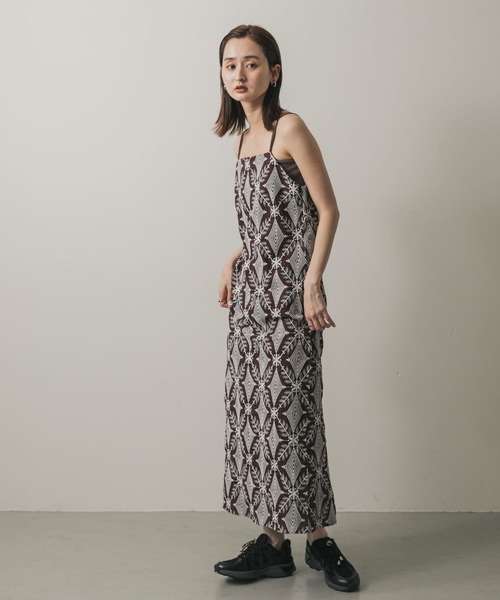 SENSE OF PLACE by URBAN RESEARCH(センスオブプレイスバイアーバンリサーチ)の「インドシシュウキャミワンピース(ワンピース・レディース・ブルー/ブラック/ブラウン・ONE/S)」の12枚目の写真