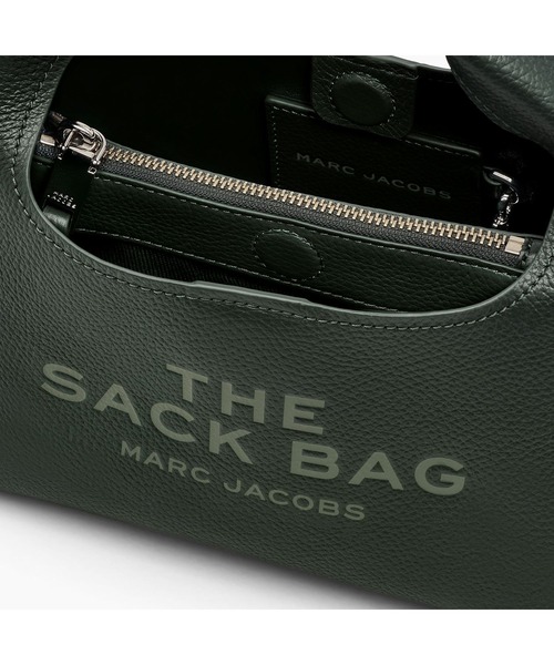 MARC JACOBS（マークジェイコブス）の「THE LEATHER MINI SACK BAG/ザ レザー サック バッグ ミニ（ショルダーバッグ・レディース・グリーン系その他・ONE SIZE）」の6枚目の写真