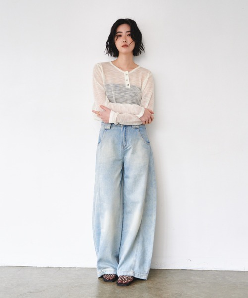 バックデザインヘンリーネックシアートップス（Tシャツ