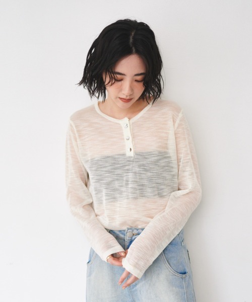 セール】バックデザインヘンリーネックシアートップス（Tシャツ
