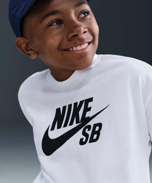 NIKE SB(ナイキエスビー)の「ナイキ SB ジュニア Tシャツ / Nike SB Big Kids' T-Shirt IH6134-100 White(Tシャツ/カットソー・キッズ・ホワイト・160/150/140/130)」の3枚目の写真