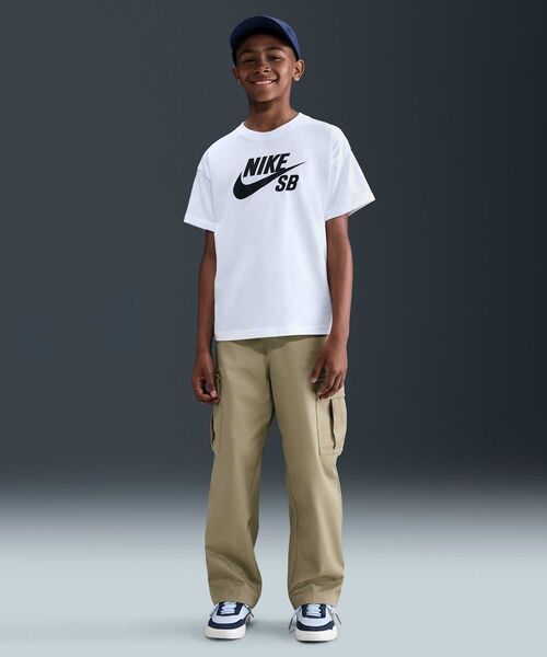 NIKE SB(ナイキエスビー)の「ナイキ SB ジュニア Tシャツ / Nike SB Big Kids' T-Shirt IH6134-100 White(Tシャツ/カットソー・キッズ・ホワイト・160/150/140/130)」の4枚目の写真