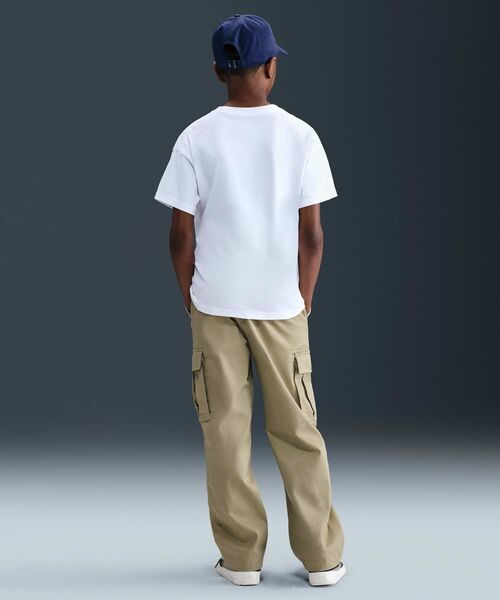 NIKE SB(ナイキエスビー)の「ナイキ SB ジュニア Tシャツ / Nike SB Big Kids' T-Shirt IH6134-100 White(Tシャツ/カットソー・キッズ・ホワイト・160/150/140/130)」の5枚目の写真