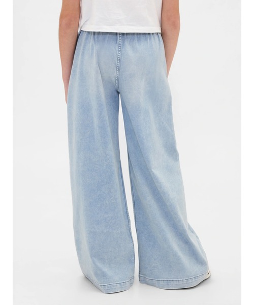 GAP（ギャップ）の「ローライズ ニット イージーウエスト バギーデニム (キッズ)（デニムパンツ・キッズ・ライトインディゴブルー・120cm/130cm/140cm/150cm/160cm/110cm）」の5枚目の写真