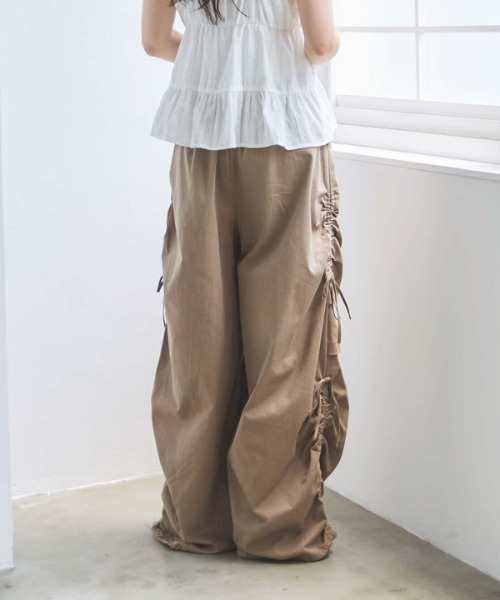 archives(アルシーヴ)の「サイドドロストカーゴパンツ(カーゴパンツ・レディース・ベージュ/ブラウン/グレイッシュベージュ・MEDIUM)」の7枚目の写真