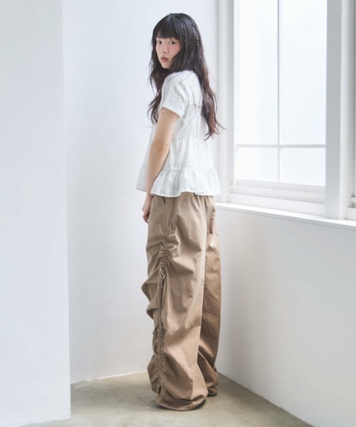 archives(アルシーヴ)の「サイドドロストカーゴパンツ(カーゴパンツ・レディース・ベージュ/ブラウン/グレイッシュベージュ・MEDIUM)」の10枚目の写真