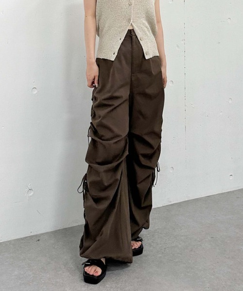 archives(アルシーヴ)の「サイドドロストカーゴパンツ(カーゴパンツ・レディース・ベージュ/ブラウン/グレイッシュベージュ・MEDIUM)」の13枚目の写真