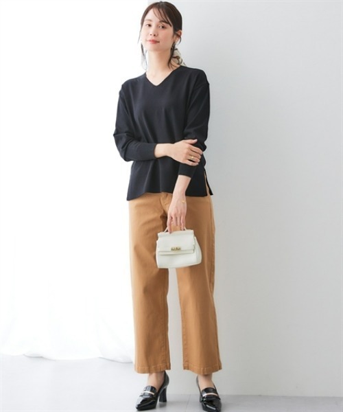 7days Life Styling(セブンデイズライフスタイリング)の「【UVカット】サイドスリットVネックニット (洗濯機OK)(ニット/セーター・レディース・ブラック/杢グレー/レッド/ベージュ・LL/L/M/S/3L)」の5枚目の写真