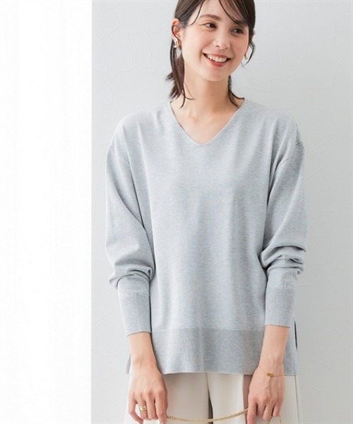 7days Life Styling(セブンデイズライフスタイリング)の「【UVカット】サイドスリットVネックニット (洗濯機OK)(ニット/セーター・レディース・ブラック/杢グレー/レッド/ベージュ・LL/L/M/S/3L)」の7枚目の写真