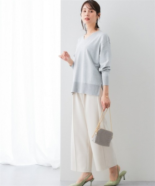 7days Life Styling(セブンデイズライフスタイリング)の「【UVカット】サイドスリットVネックニット (洗濯機OK)(ニット/セーター・レディース・ブラック/杢グレー/レッド/ベージュ・LL/L/M/S/3L)」の8枚目の写真