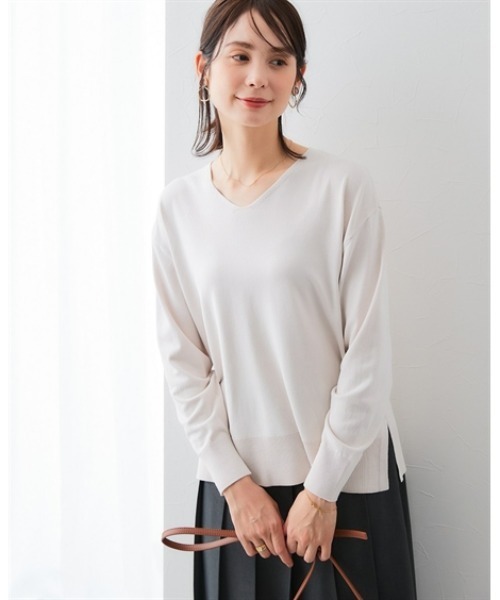 7days Life Styling(セブンデイズライフスタイリング)の「【UVカット】サイドスリットVネックニット (洗濯機OK)(ニット/セーター・レディース・ブラック/杢グレー/レッド/ベージュ・LL/L/M/S/3L)」の9枚目の写真