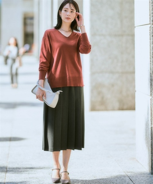 7days Life Styling(セブンデイズライフスタイリング)の「【UVカット】サイドスリットVネックニット (洗濯機OK)(ニット/セーター・レディース・ブラック/杢グレー/レッド/ベージュ・LL/L/M/S/3L)」の12枚目の写真