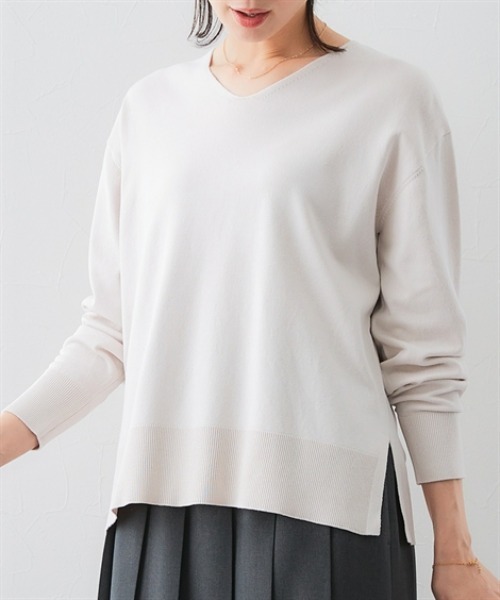 7days Life Styling(セブンデイズライフスタイリング)の「【UVカット】サイドスリットVネックニット (洗濯機OK)(ニット/セーター・レディース・ブラック/杢グレー/レッド/ベージュ・LL/L/M/S/3L)」の14枚目の写真