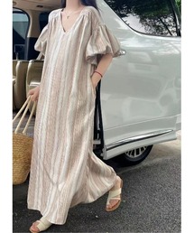パフスリーブVネックワンピース