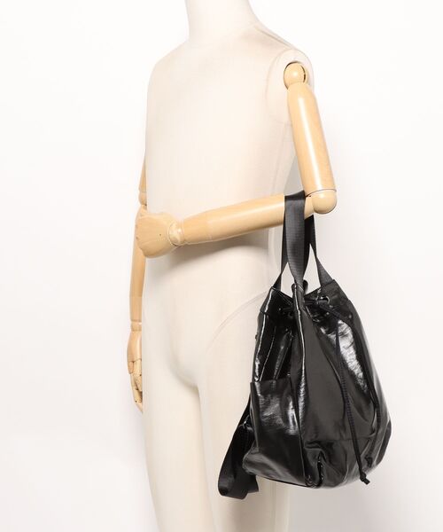 Bou Jeloud(ブージュルード)の「メタリック2wayバッグ(ショルダーバッグ・レディース・ベージュ/ブラック・ONESIZE)」の22枚目の写真