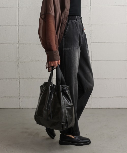 Bou Jeloud(ブージュルード)の「メタリック2wayバッグ(ショルダーバッグ・レディース・ベージュ/ブラック・ONESIZE)」の15枚目の写真