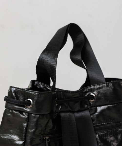 Bou Jeloud(ブージュルード)の「メタリック2wayバッグ(ショルダーバッグ・レディース・ベージュ/ブラック・ONESIZE)」の18枚目の写真