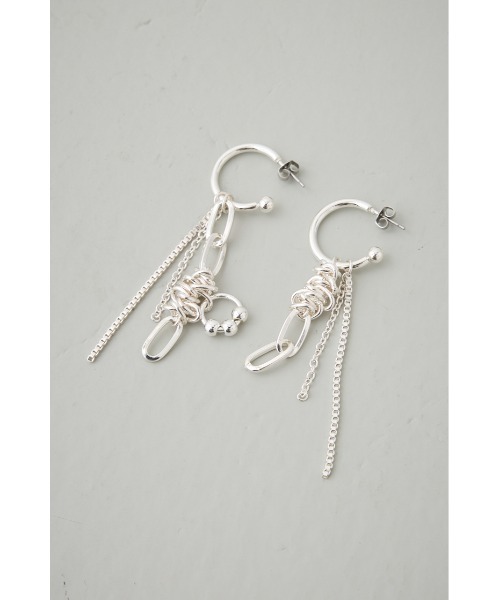 AZUL by moussy（アズールバイマウジー）の「ツイストチェーンアシンメトリーピアス（ピアス（両耳用）・レディース・シルバー/ゴールド系その他・FREE）」の4枚目の写真