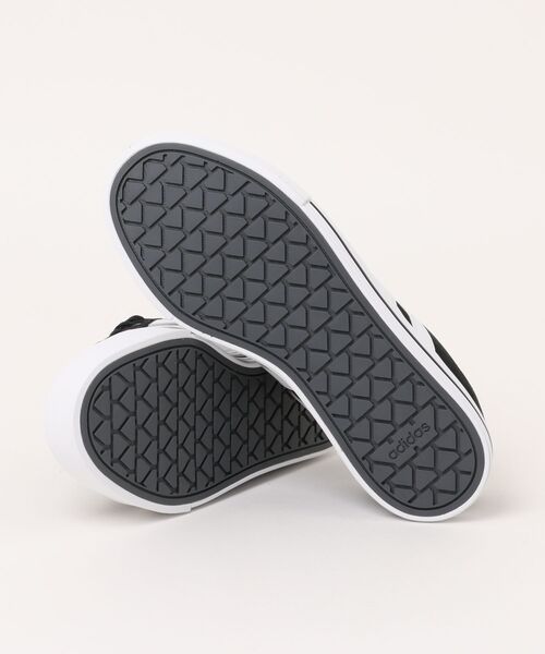 adidas(アディダス)の「《adidas》DAILY 4.0 U(スニーカー・メンズ・グレー×ホワイト/ブラック×ホワイト/ブラック系・28.0cm/27.5cm/27.0cm/26.5cm/26.0cm/25.5cm/25.0cm/24.5cm/24.0cm/23.5cm/23.0cm/22.5cm)」の5枚目の写真