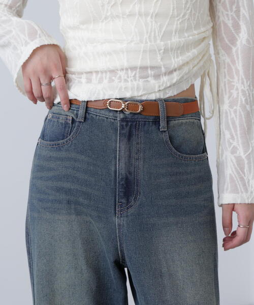 FREE'S MART（フリーズマート）の「ダブルスクエアバックルベルト（ベルト・レディース・ベージュ/ブラック・ﾌﾘ-）」の2枚目の写真