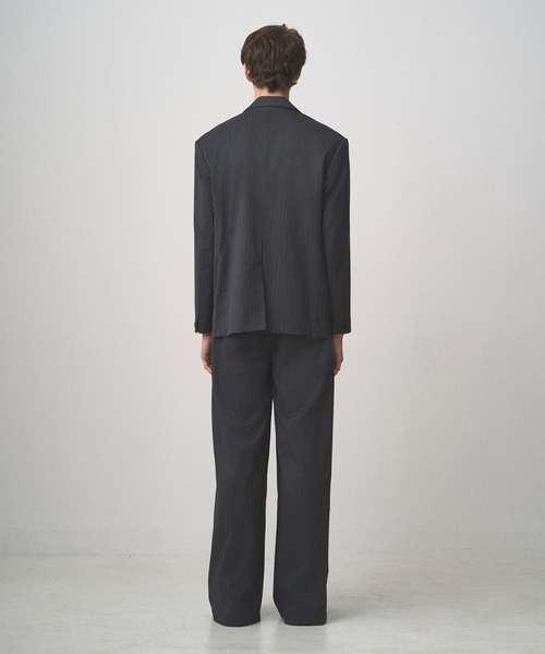 Juha（ユハ）の「PINSTRIPE STRUCTURED JACKET（テーラードジャケット・メンズ・チャコールグレー/ネイビー・3/4）」の10枚目の写真