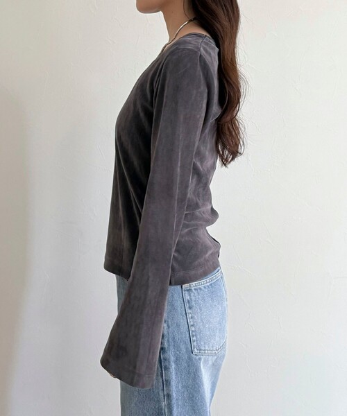 fredy emue（フレディエミュ）の「シアーフロッキーフレアスリーブプルオーバー（Tシャツ/カットソー・レディース・オフホワイト/チャコールグレー/ブラウン・38）」の13枚目の写真