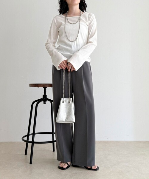 fredy emue（フレディエミュ）の「シアーフロッキーフレアスリーブプルオーバー（Tシャツ/カットソー・レディース・オフホワイト/チャコールグレー/ブラウン・38）」の19枚目の写真