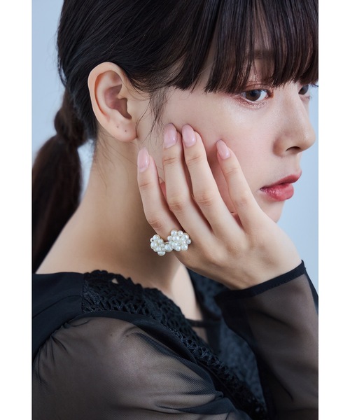 niana(ニアナ)の「パールリボンリング 指輪 レディース フリーサイズ ゴールド シルバー 結婚式 二次会 同窓会 成人式 パーティー お呼ばれ オケージョン フォーマル(リング・レディース・シルバー・FREE)」の3枚目の写真